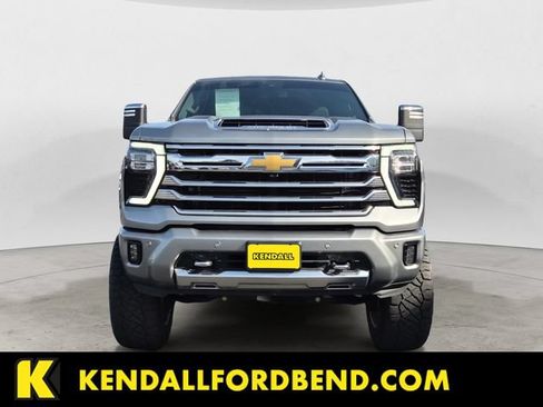 Used 2024 Chevrolet Silverado 3500 High Country AWD/4WD image 2