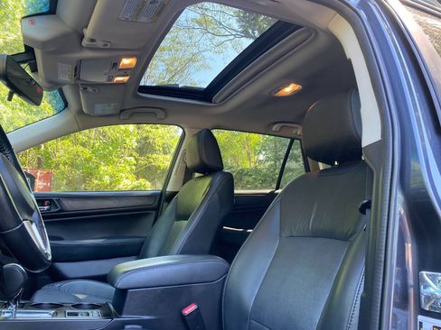 Used 2017 Subaru Outback 2.5i Limited AWD/4WD image 41