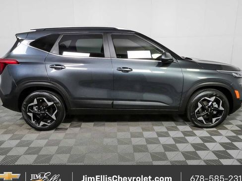 Used 2025 Kia Seltos EX FWD image 2
