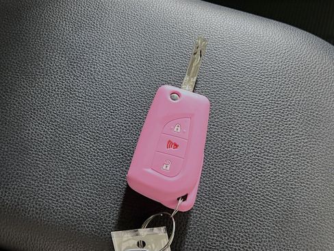 Used 2025 Toyota RAV4 LE image 35