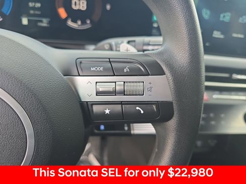 Used 2025 Hyundai Sonata SEL FWD image 23