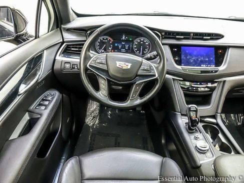 Certified 2025 Cadillac XT5 Premium Luxury image 2