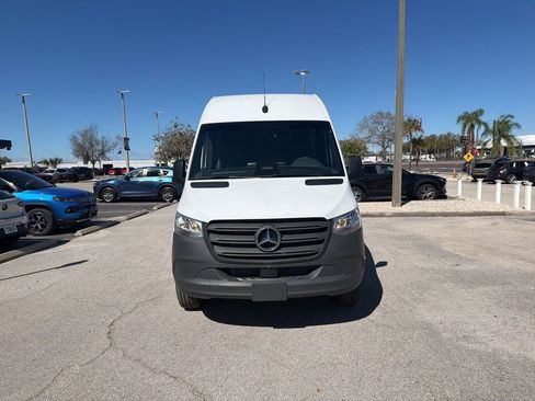 Used 2025 Mercedes-Benz Sprinter 2500 image 2