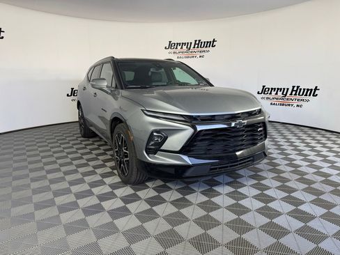 Used 2024 Chevrolet Blazer RS w/ Enhanced Convenience Package image 7