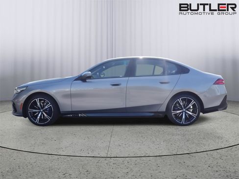 New 2027 BMW 530i w/ M Sport Package RWD image 4