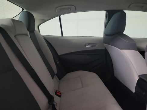Used 2021 Toyota Corolla LE w/ LE Convenience Package FWD image 19