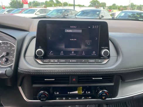 Used 2023 Nissan Rogue SV AWD/4WD image 16