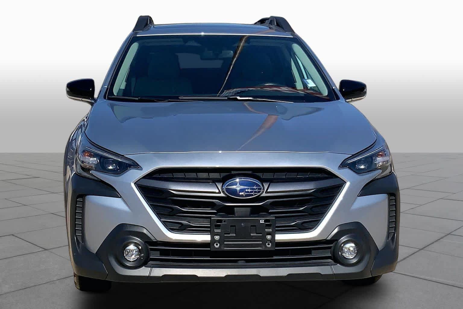 Used 2025 Subaru Outback Premium AWD/4WD image 4
