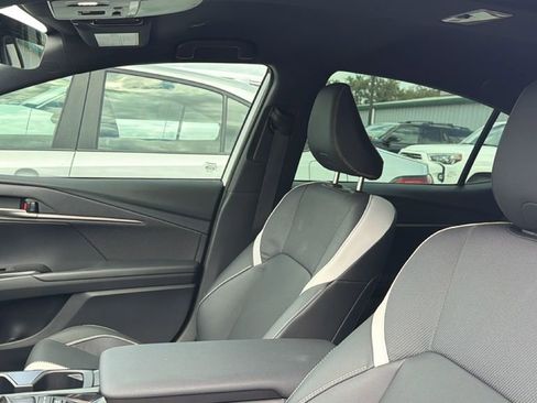 Used 2026 Toyota Camry SE image 10