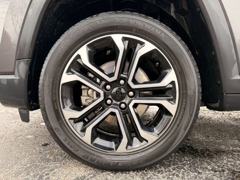 Used 2022 Jeep Compass Limited image 9