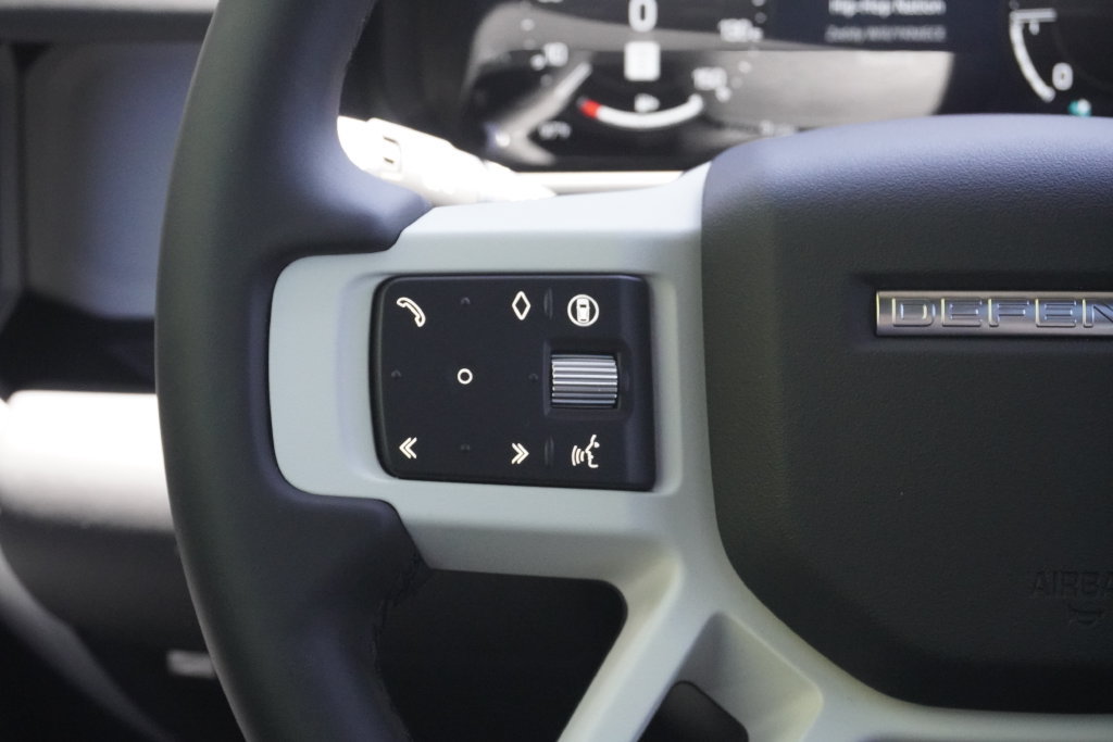 New 2026 Land Rover Defender 110 X-Dynamic SE AWD/4WD image 12
