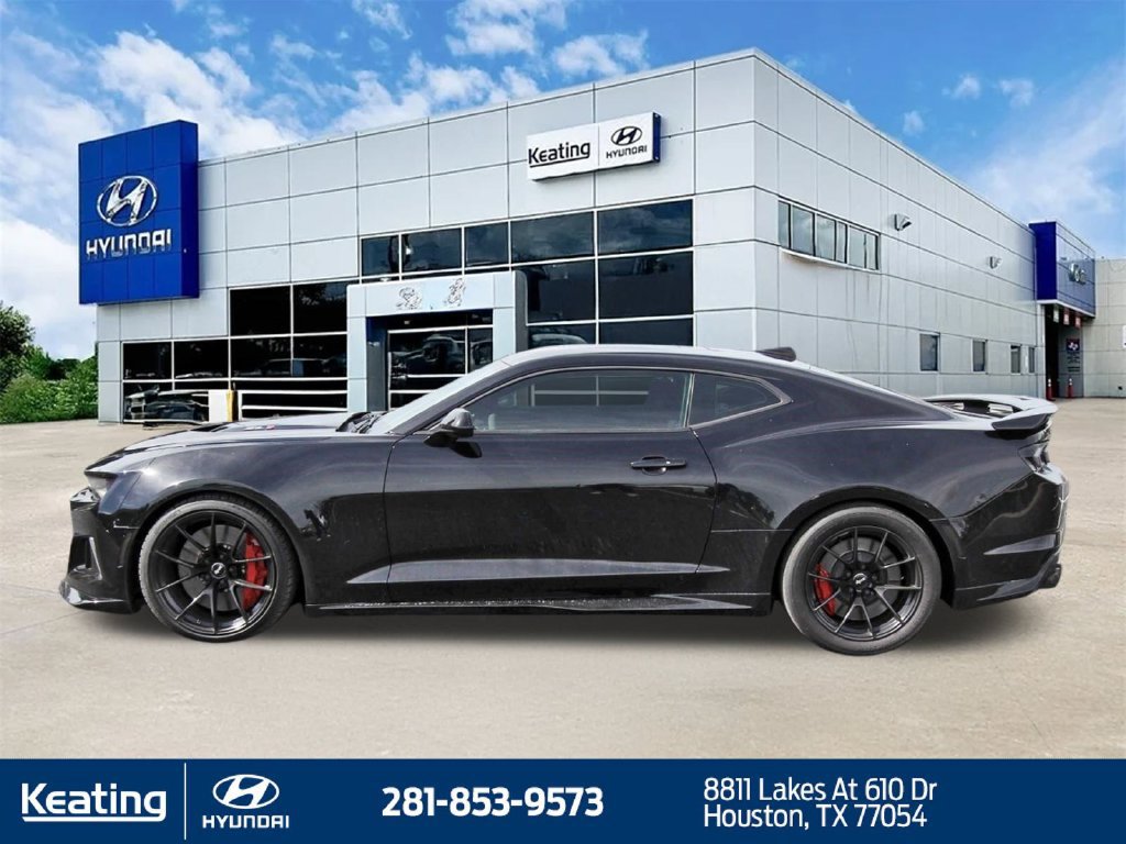 Used 2020 Chevrolet Camaro ZL1 RWD image 8