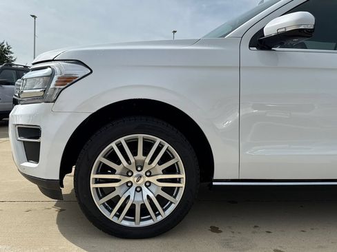 Used 2024 Ford Expedition Limited RWD image 5