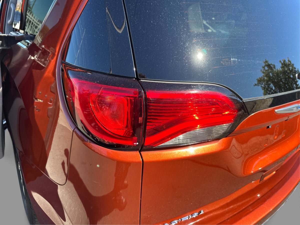 Used 2018 Chrysler Pacifica Touring-L Plus FWD image 48