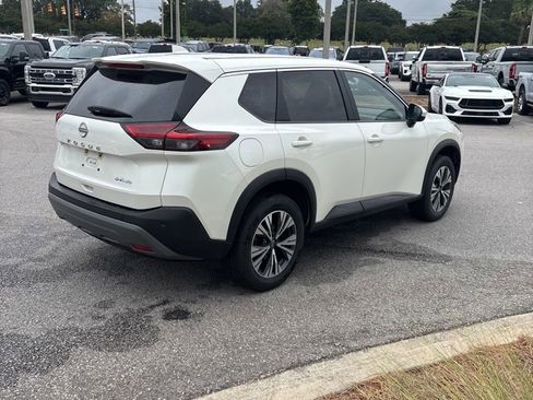 Used 2023 Nissan Rogue SV image 5