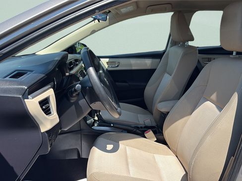Used 2015 Toyota Corolla LE FWD image 9
