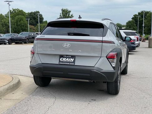 Used 2025 Hyundai Kona SEL FWD image 8