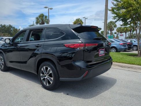 Used 2023 Toyota Highlander XLE FWD image 8