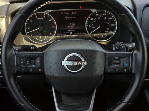Used 2025 Nissan Rogue SV FWD image 18