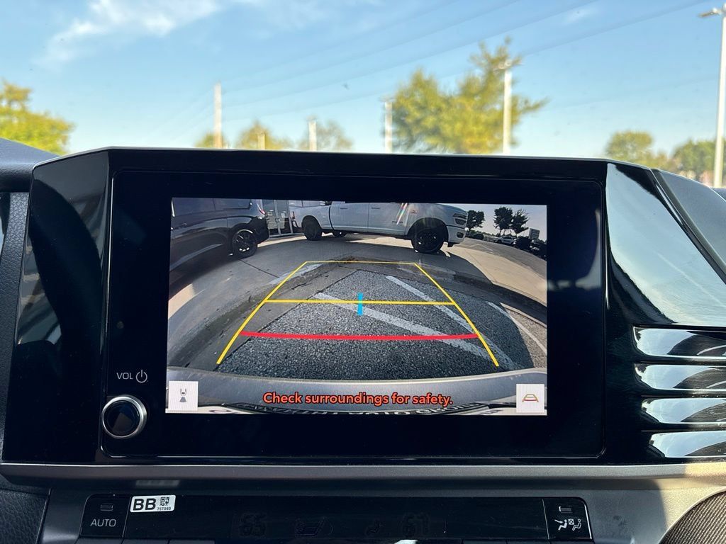 Used 2025 Toyota Camry LE FWD image 39