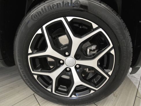 Used 2024 Jeep Compass Limited w/ Sun and Sound Group AWD/4WD image 9