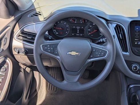 Used 2025 Chevrolet Malibu LT FWD image 18