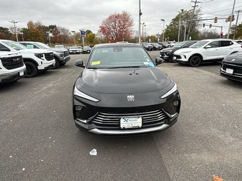 New 2025 Buick Envista Preferred w/ Convenience II Package FWD image 2