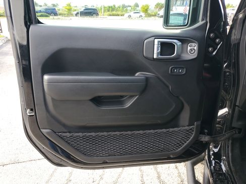 Used 2022 Jeep Wrangler Unlimited Sport image 28