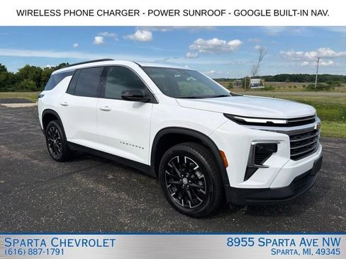 Used 2025 Chevrolet Traverse LT w/ Sun and Wheel Package AWD/4WD image 1