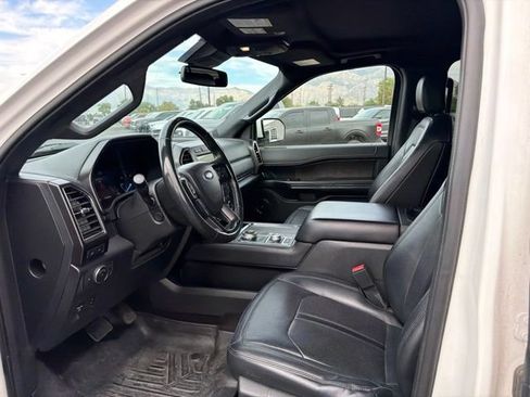 Used 2018 Ford Expedition Limited w/ Equipment Group 301A AWD/4WD image 17