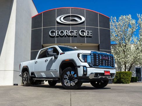 New 2026 GMC Sierra 2500 Denali w/ Denali Reserve Package AWD/4WD image 1