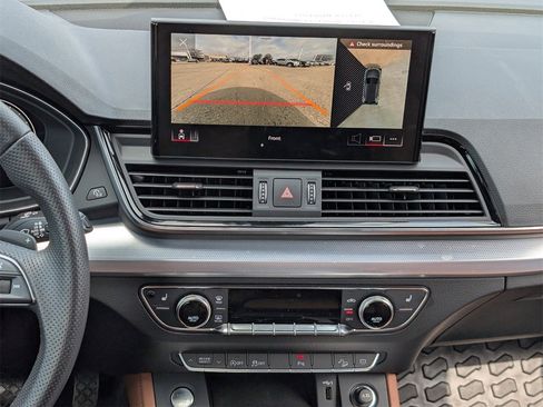 Used 2024 Audi Q5 2.0T Premium Plus w/ Premium Plus Package image 12