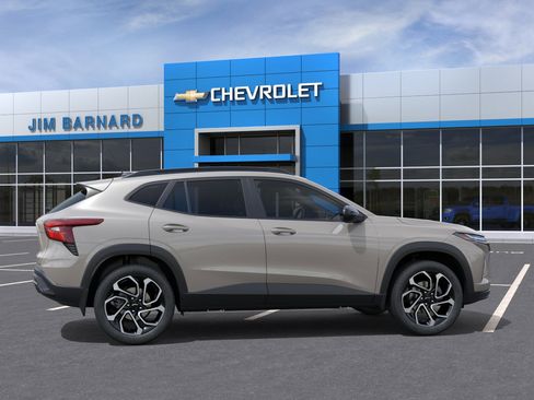 New 2026 Chevrolet Trax RS w/ Sunroof Package FWD image 5