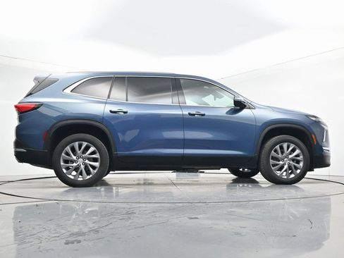 Used 2025 Buick Enclave Preferred AWD/4WD image 33