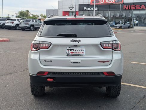 Used 2025 Jeep Compass Trailhawk image 5