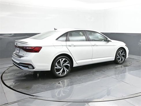 New 2025 Volkswagen Jetta SEL image 15