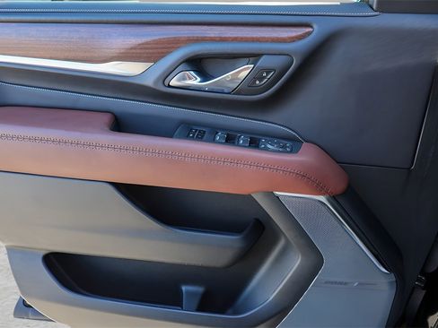 Used 2023 GMC Yukon XL Denali Ultimate image 24