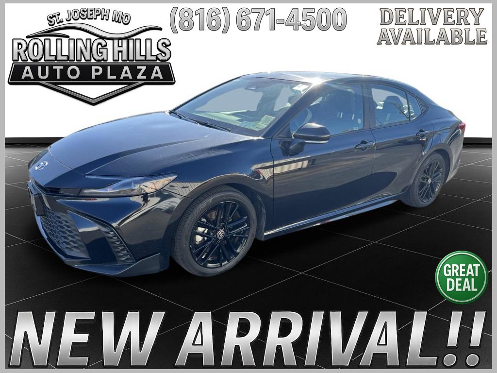 Used 2026 Toyota Camry SE FWD image 1