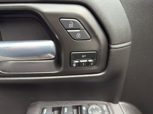 Used 2021 Chevrolet Silverado 1500 High Country w/ Technology Package image 14