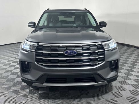 Used 2025 Ford Explorer Active w/ Active Comfort Package AWD/4WD image 2