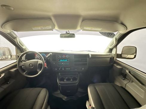 Used 2022 GMC Savana 2500 w/ Driver Convenience Package RWD image 5