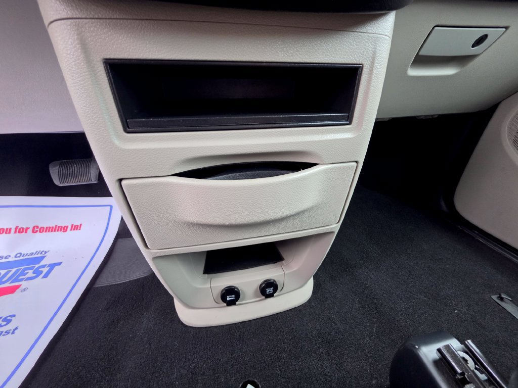Used 2014 Dodge Grand Caravan American Value Package FWD image 18