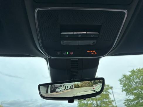 Used 2024 Chevrolet Traverse RS image 58