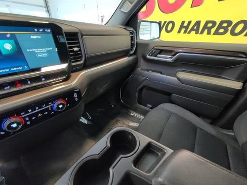 Certified 2022 Chevrolet Silverado 1500 LT AWD/4WD image 25