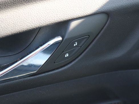 Used 2023 GMC Acadia SLE w/ Driver Convenience Package FWD image 14