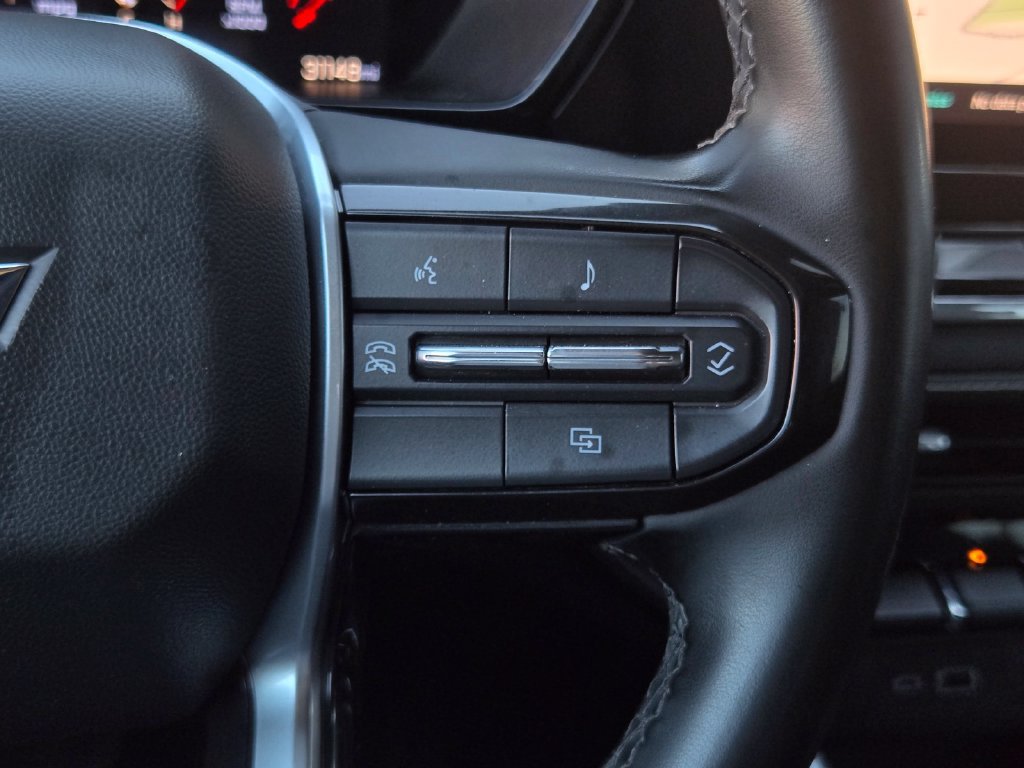 Used 2024 Chevrolet Colorado LT RWD image 21