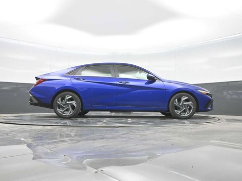 New 2026 Hyundai Elantra Limited image 29