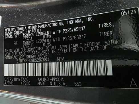 Used 2024 Toyota Sienna XLE FWD image 41