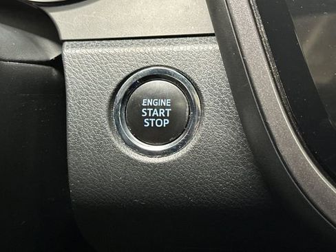 Used 2019 Toyota Camry SE w/ Audio Package FWD image 26