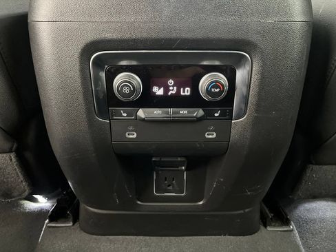 Used 2024 Chevrolet Tahoe Premier RWD image 27